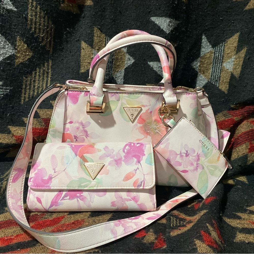 GUESS Floral Pink Women's Bag Set